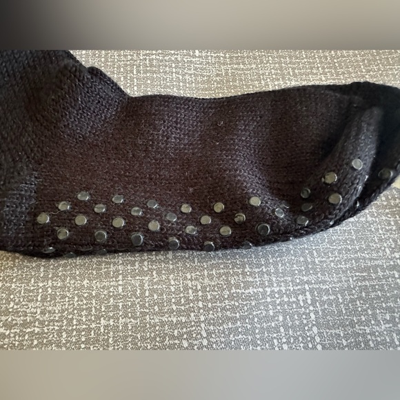 Hue Winter Snowflake Socks Black White and Red size OS - Picture 6 of 8